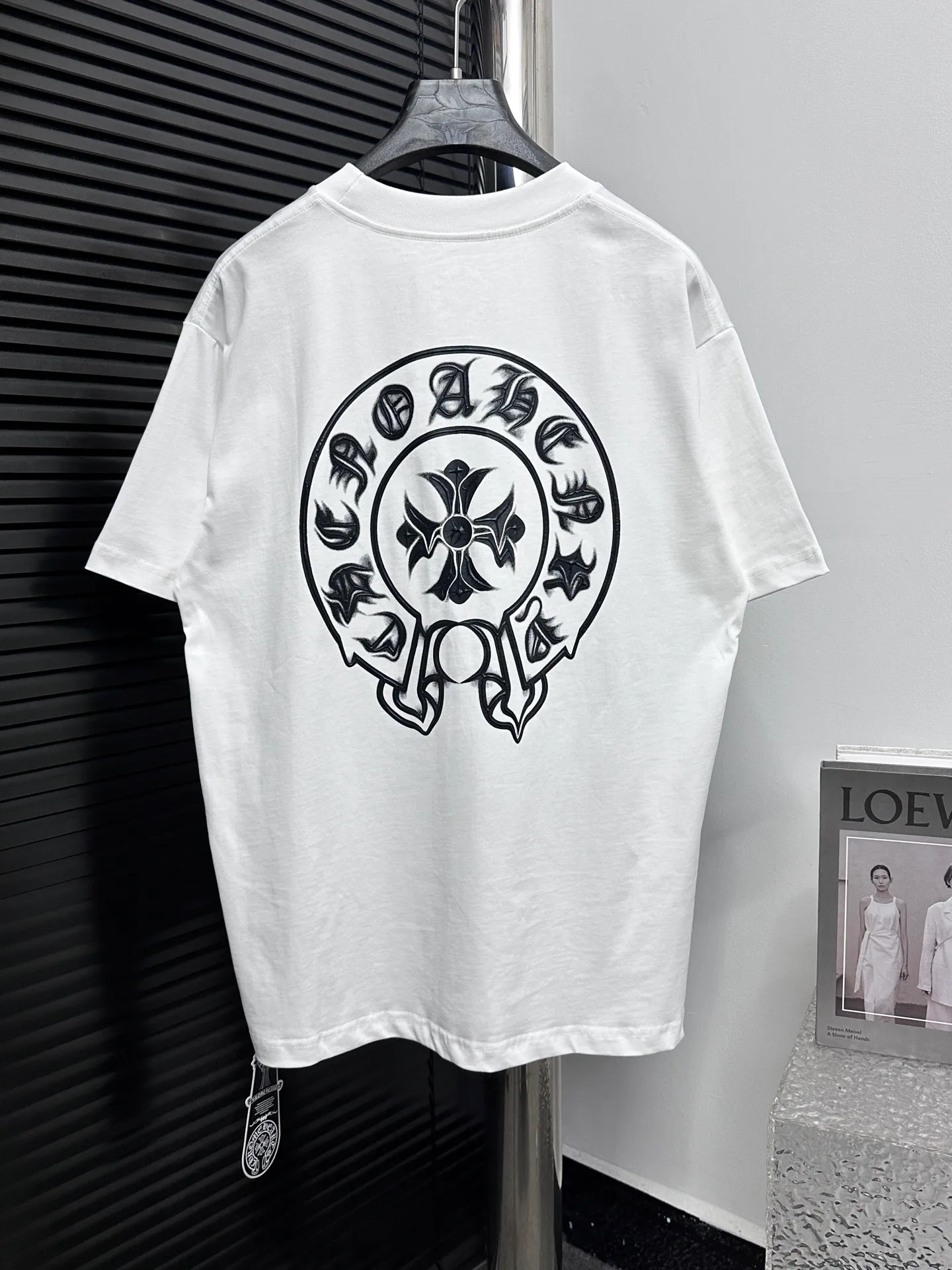 ￼🅿️170 【ChromeHearts】Chrome Hearts 25ss stretched round neck T-shirt Original fabric Official same style Short-sleeved T-shirt Customized 260g vat-dyed fabric Very comfortable to the touch Latest brick cabinet synchronization for spring and summer Fashionable and personalized Super versatile and good-looking Very suitable for both men and women A must-have style Tag Collar label Washed wheat Complete with three labels Color: Black White Size: XS-L